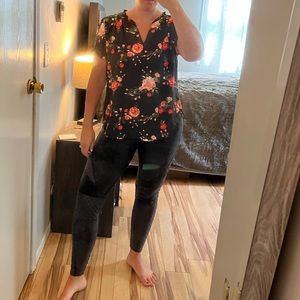 41 Hawthorne Tiffiny Tulip Sleeve Blouse in Dark Green